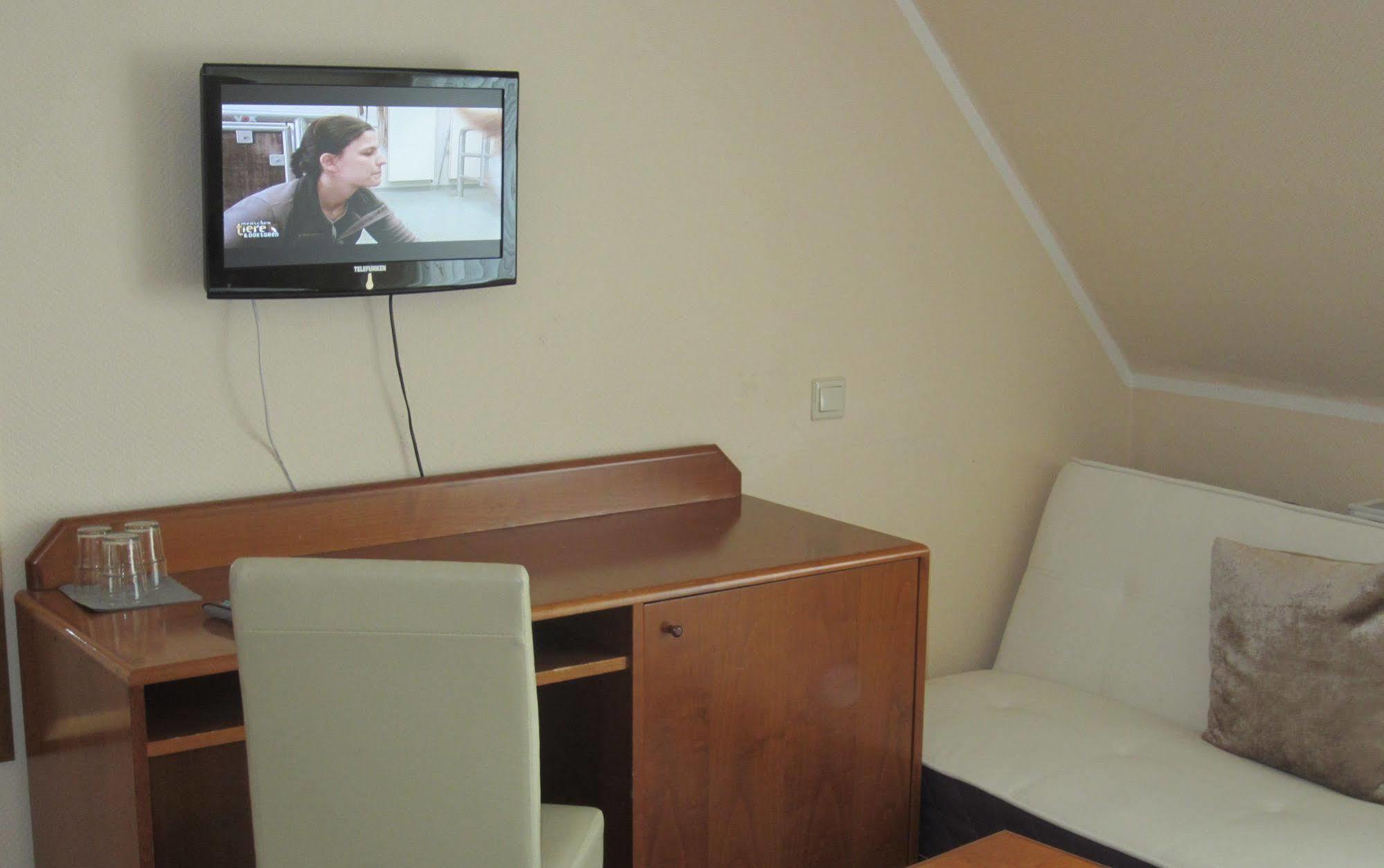 Altduesseldorf Hotel Ngoại thất bức ảnh